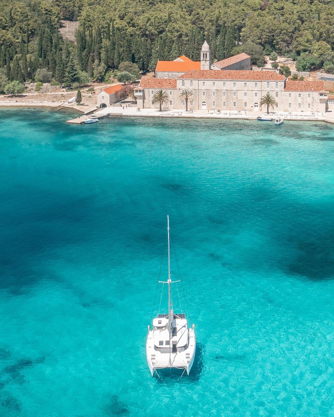 Jeste li znali da u Hrvatskoj postoji otok jelena?