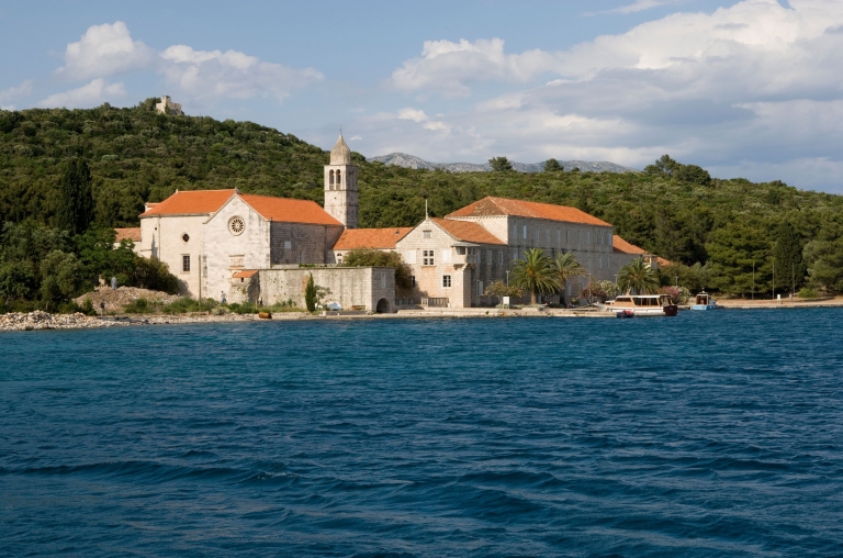 Franjevački samostan-otok Badija