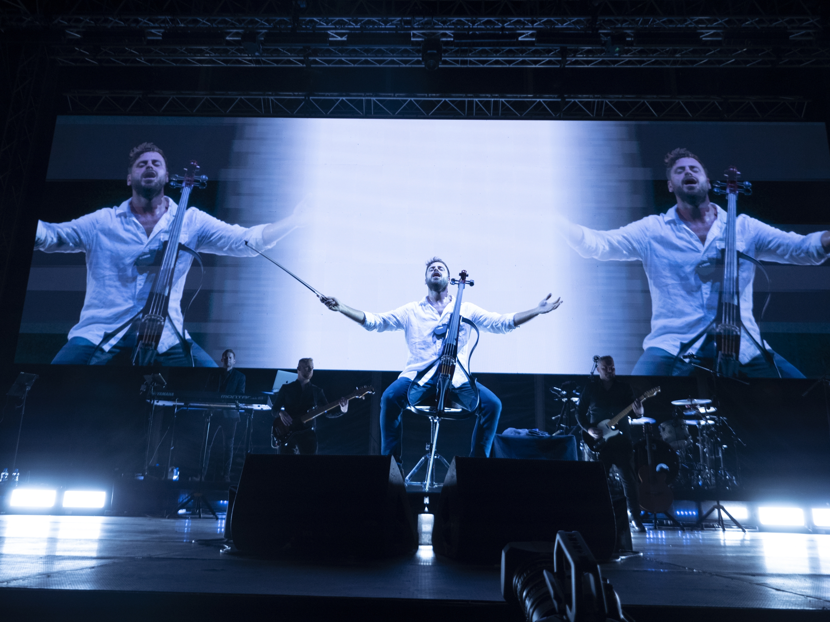 Stjepan Hauser spektakularnim koncertom u gradu Baru započeo svjetsku turneju