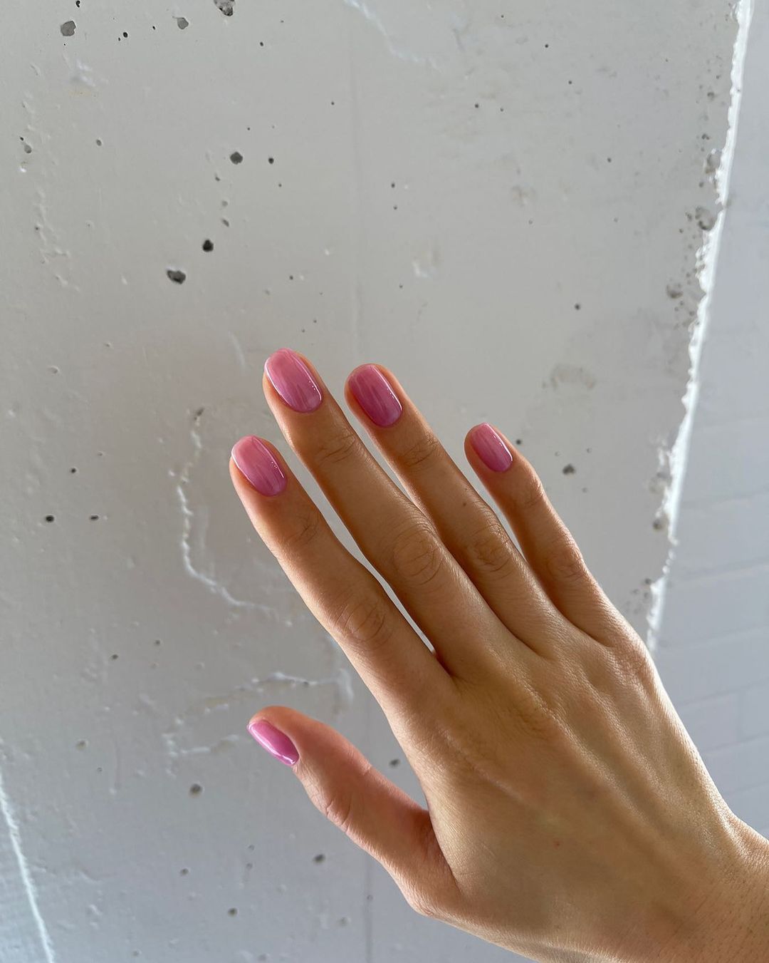 Syrup nails: Minimalistička i elegantna manikura koju jednostavno možete napraviti i sami