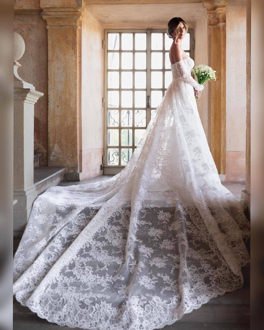 Posebno dizajnirane vjenčanice i haljine za romantično vjenčanje sestre Chiare Ferragni