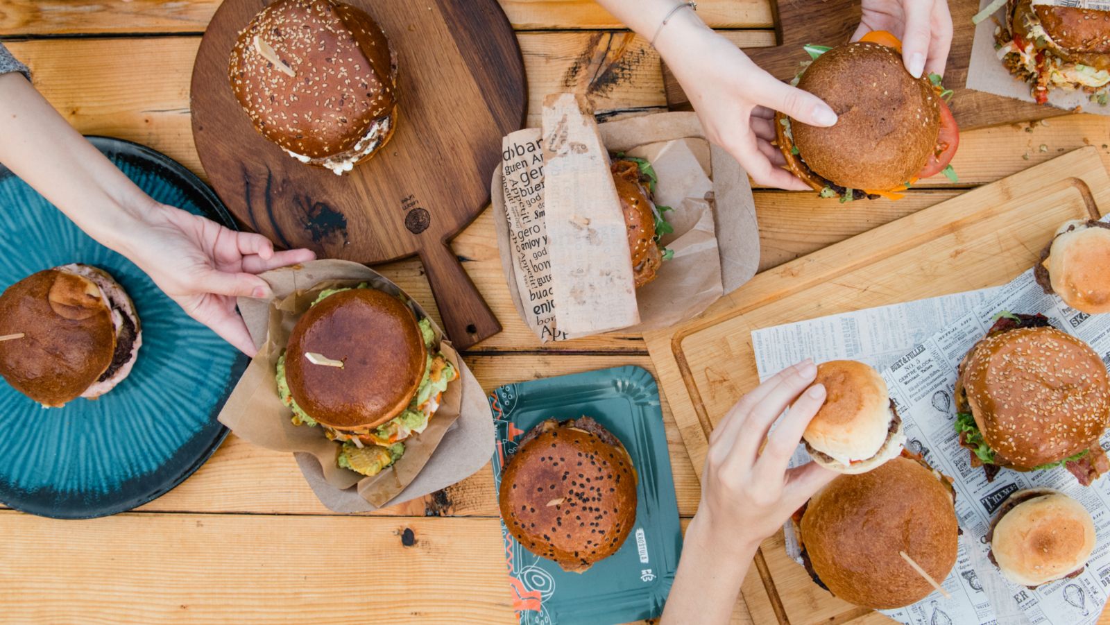 Journal redakcija na Zagreb Burger Festivalu: Isprobale smo burgere sa svih 13 kućica, evo naših dojmova