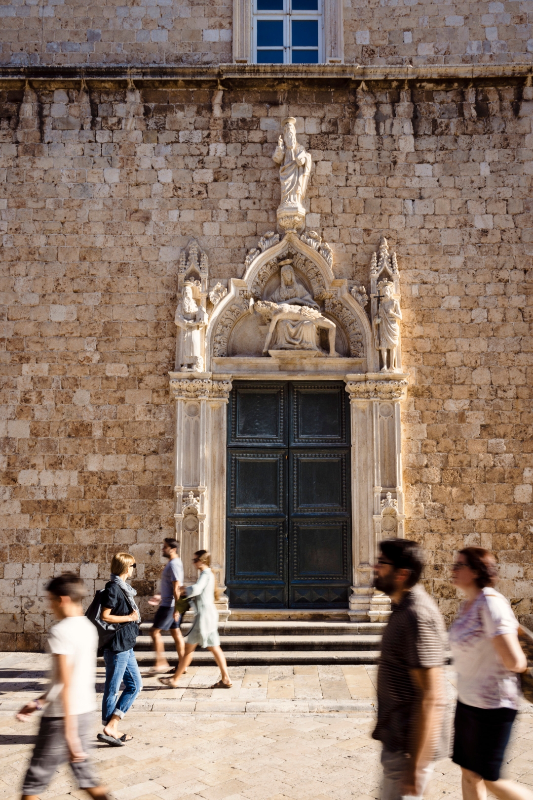 Doors of Dubrovnik Renata Debeljak Južni portal Male braće