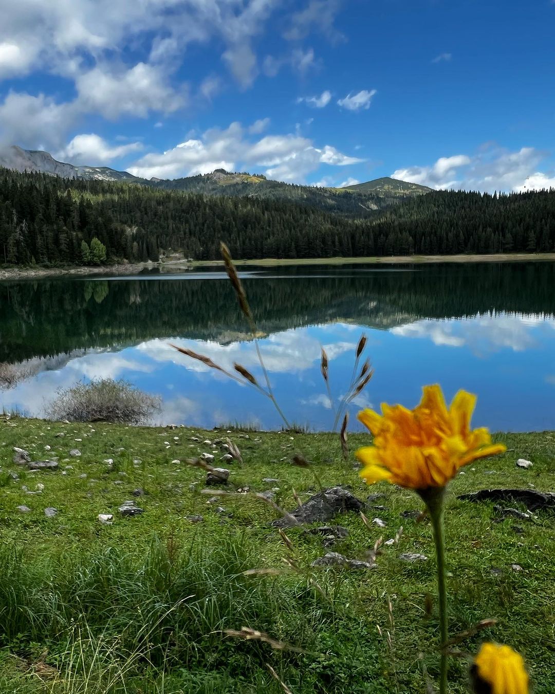 INSTA(NT) TRAVEL: Spektakularno Crno jezero i čudesna priroda koja ga okružuje