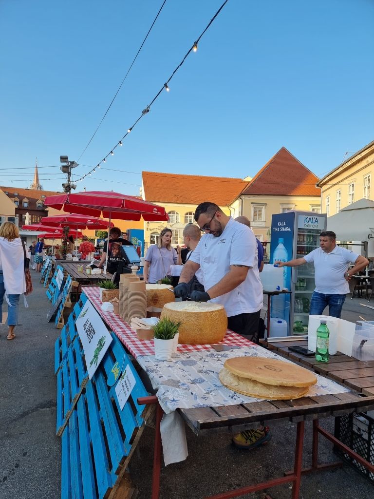 Al Dente, PLACe market_privatna