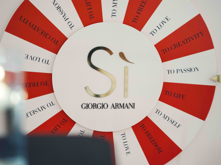 Armani Si