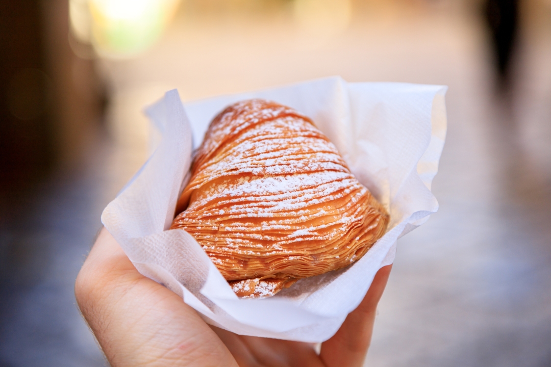 Poslastica od lisnatog tijesta kao iz napuljske pekarnice – donosimo recept za sfogliatelle