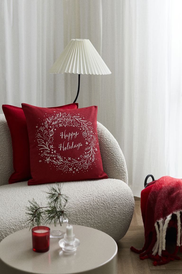 H&M Home božićna kolekcija, crveni ukrasni jastuk