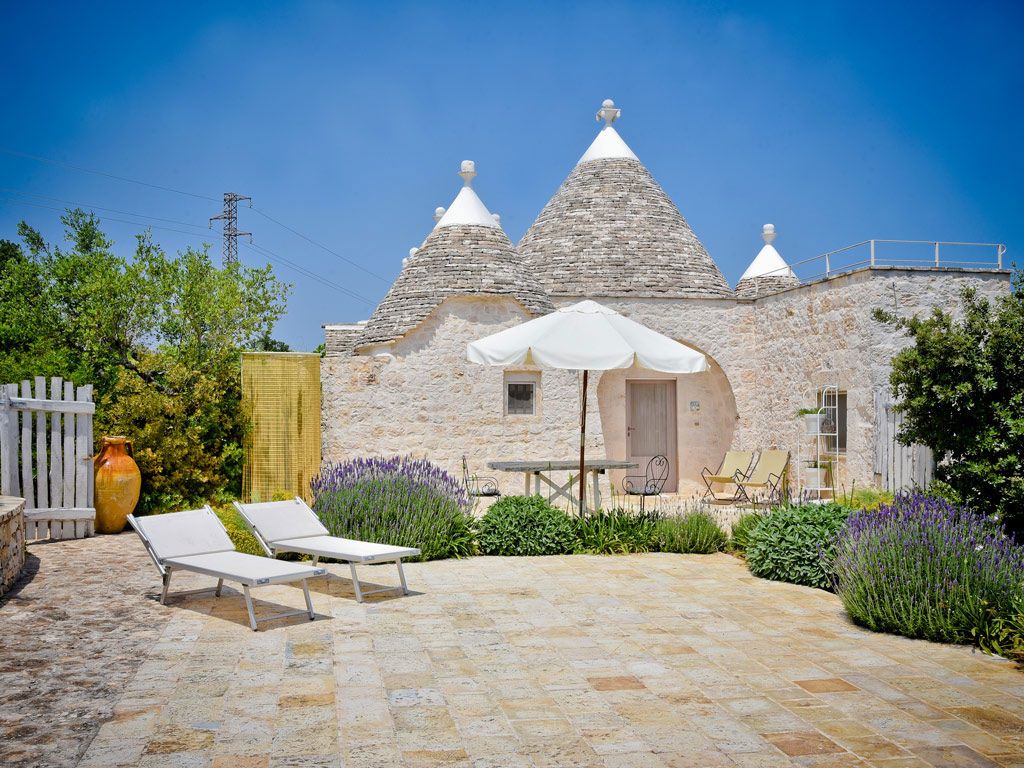 Trullo-Junior-Suite, apatman_Leonardo Trulli Resort