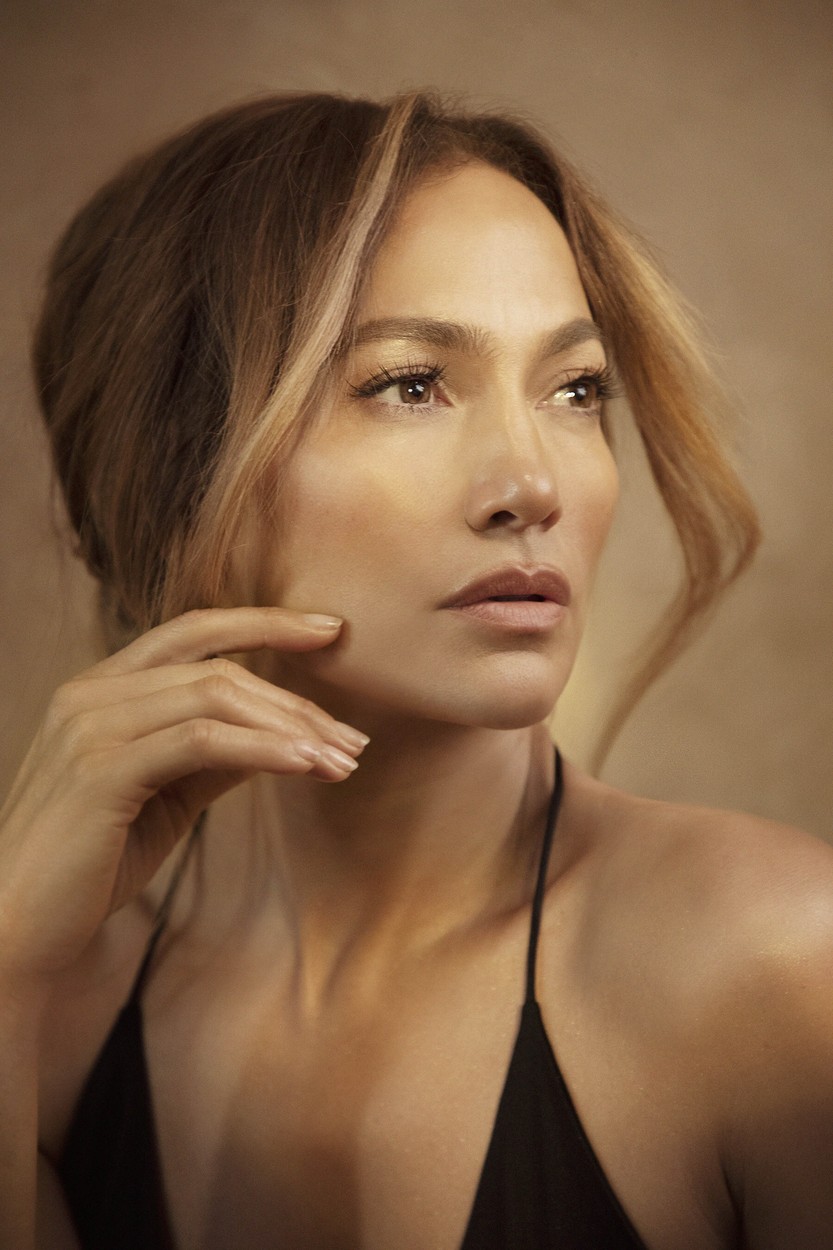 Tajna blistavog tena Jennifer Lopez je u tretmanu za lice koji možete isprobati i kod nas