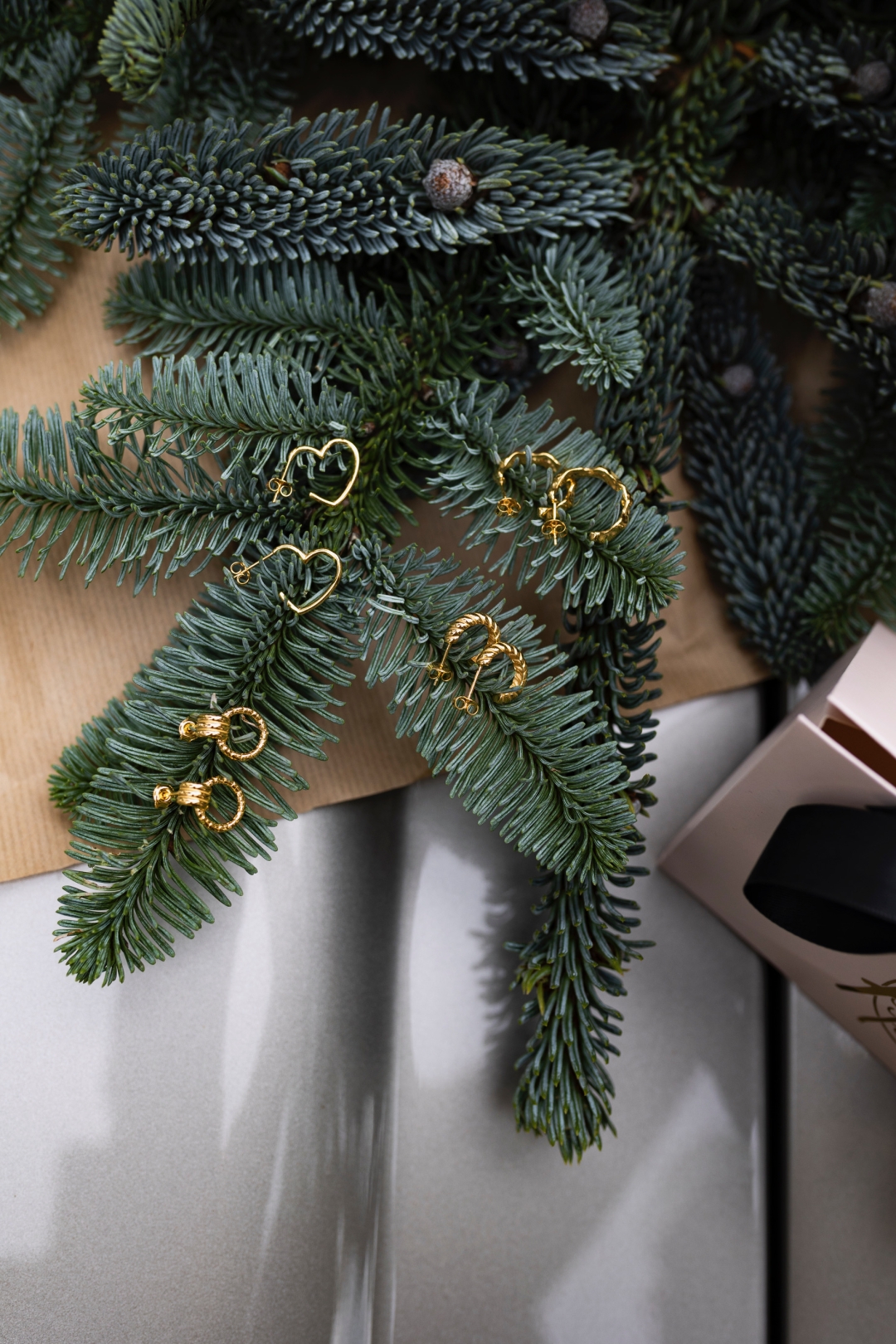 Nova Amasova kolekcija nakita krije savršene božićne poklone, ali i komade za najljepše blagdanske outfite