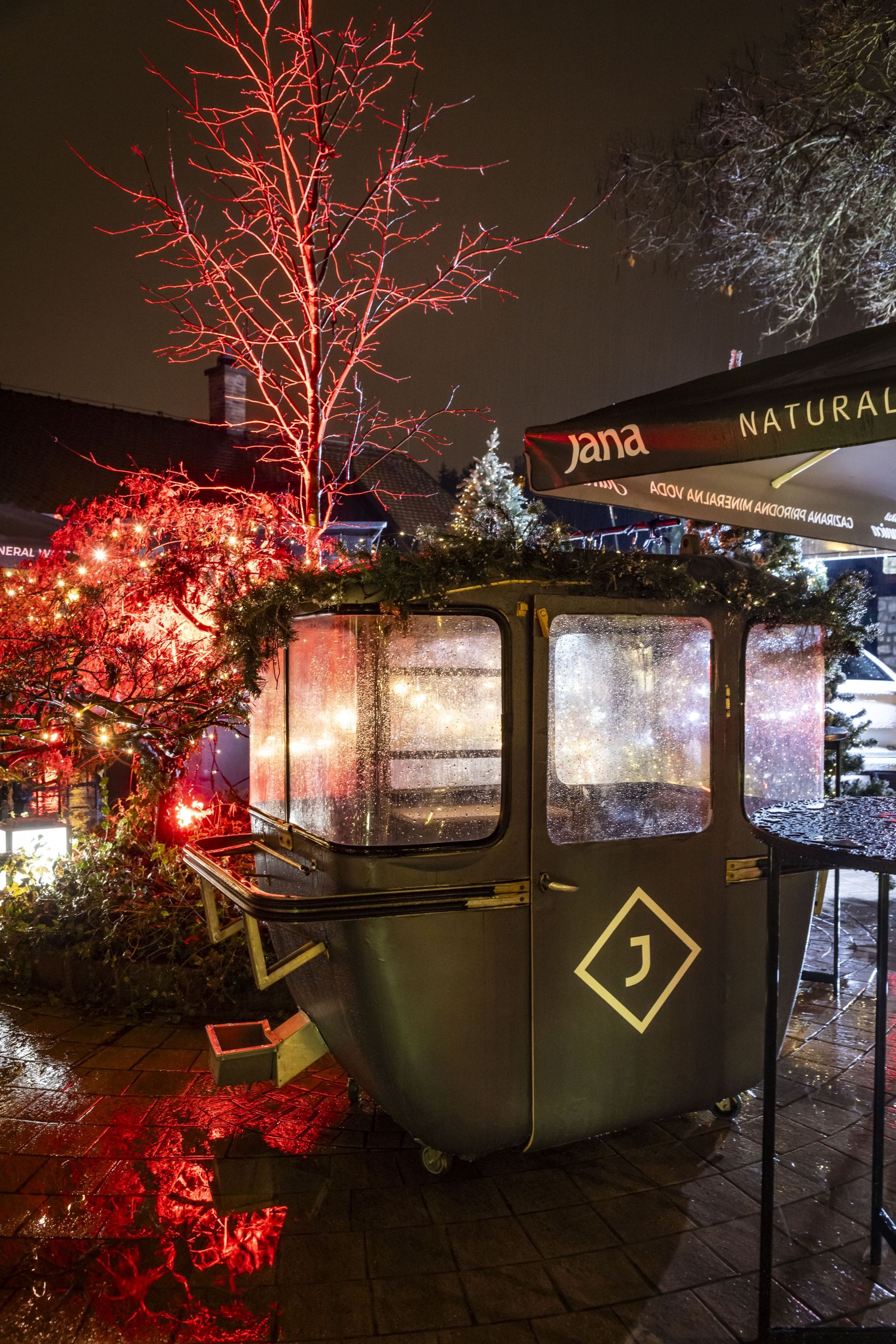 Journal Xmas Market: Goste večere na ulazu je dočekao mini advent