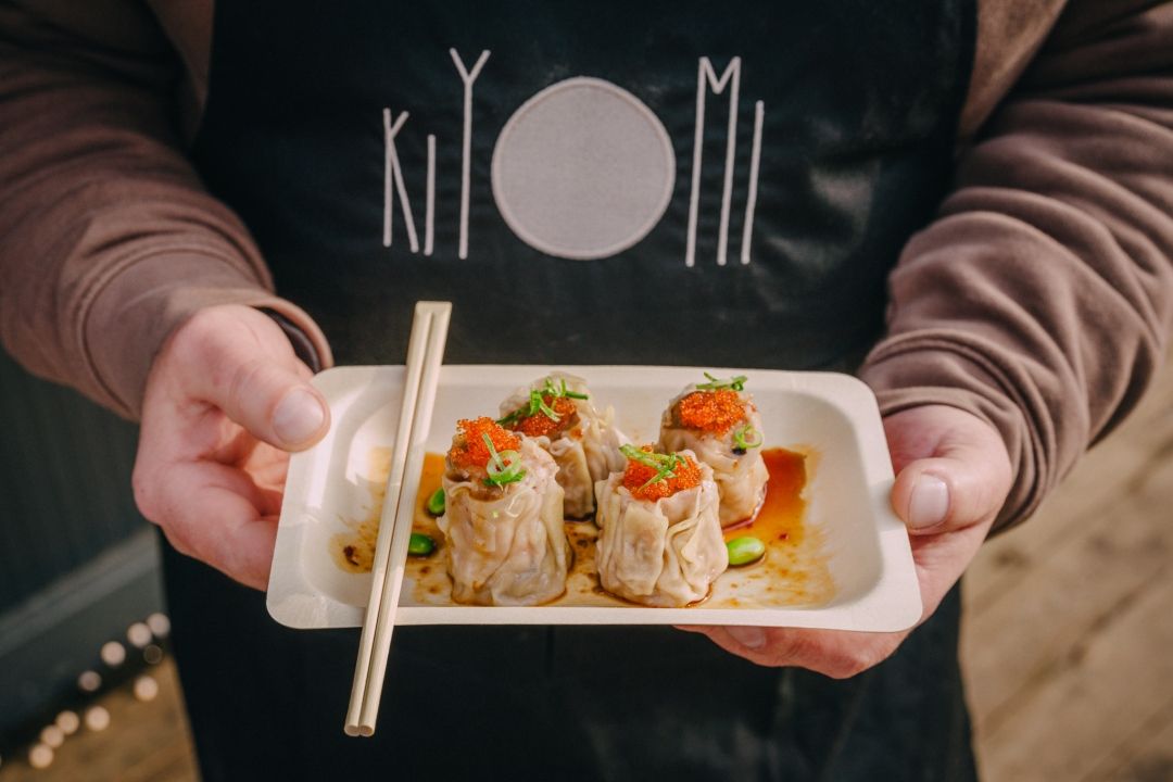 Siew Mai - dim sum punjen svinjetinom i kozicama