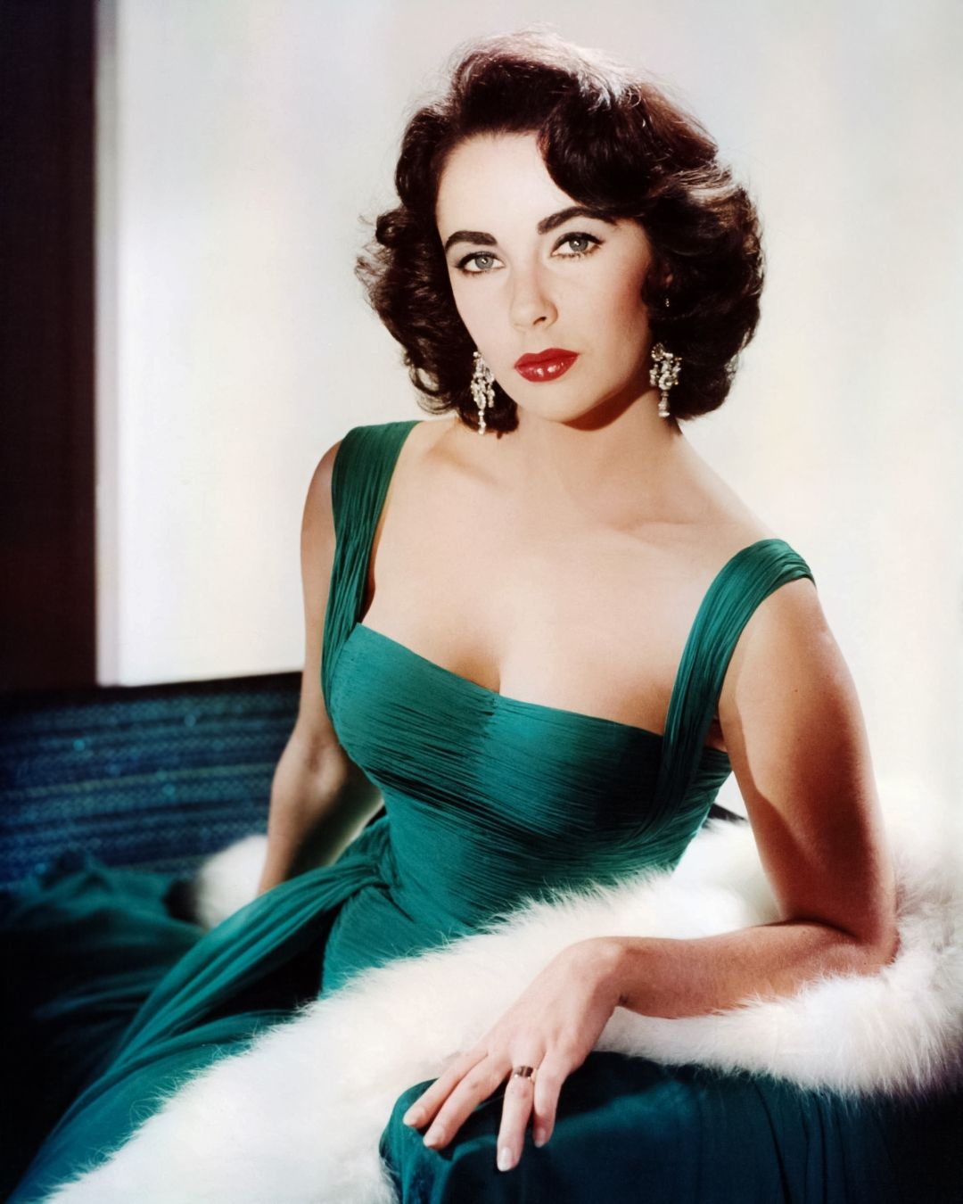 Elizabeth Taylor: Rebel Superstar