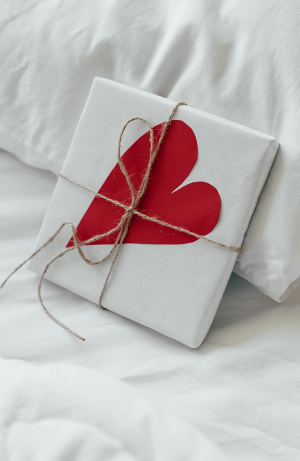 Shopping lista za Valentinovo: Najbolji pokloni za nju i njega