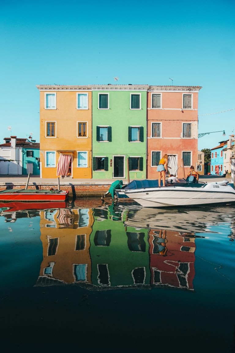 Burano_cristina-gottardi-unsplash