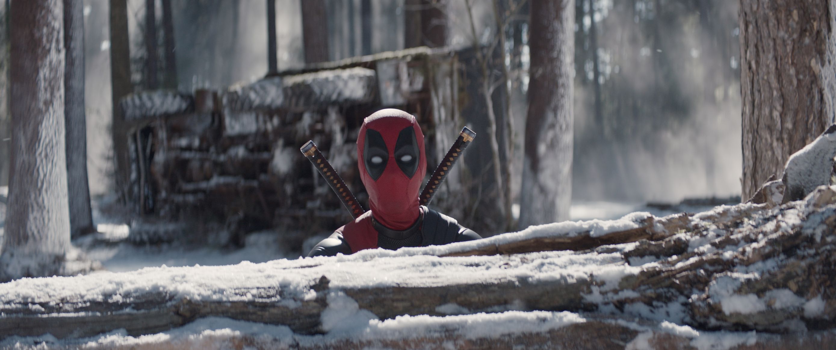 Vraća se Deadpool: Objavljeni su prvi kadrovi, a tu je i Wolverine