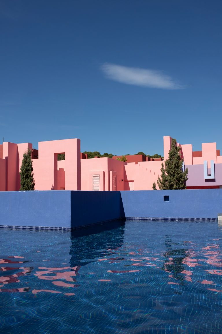 La Muralla Roja_lena-polishko-unsplash