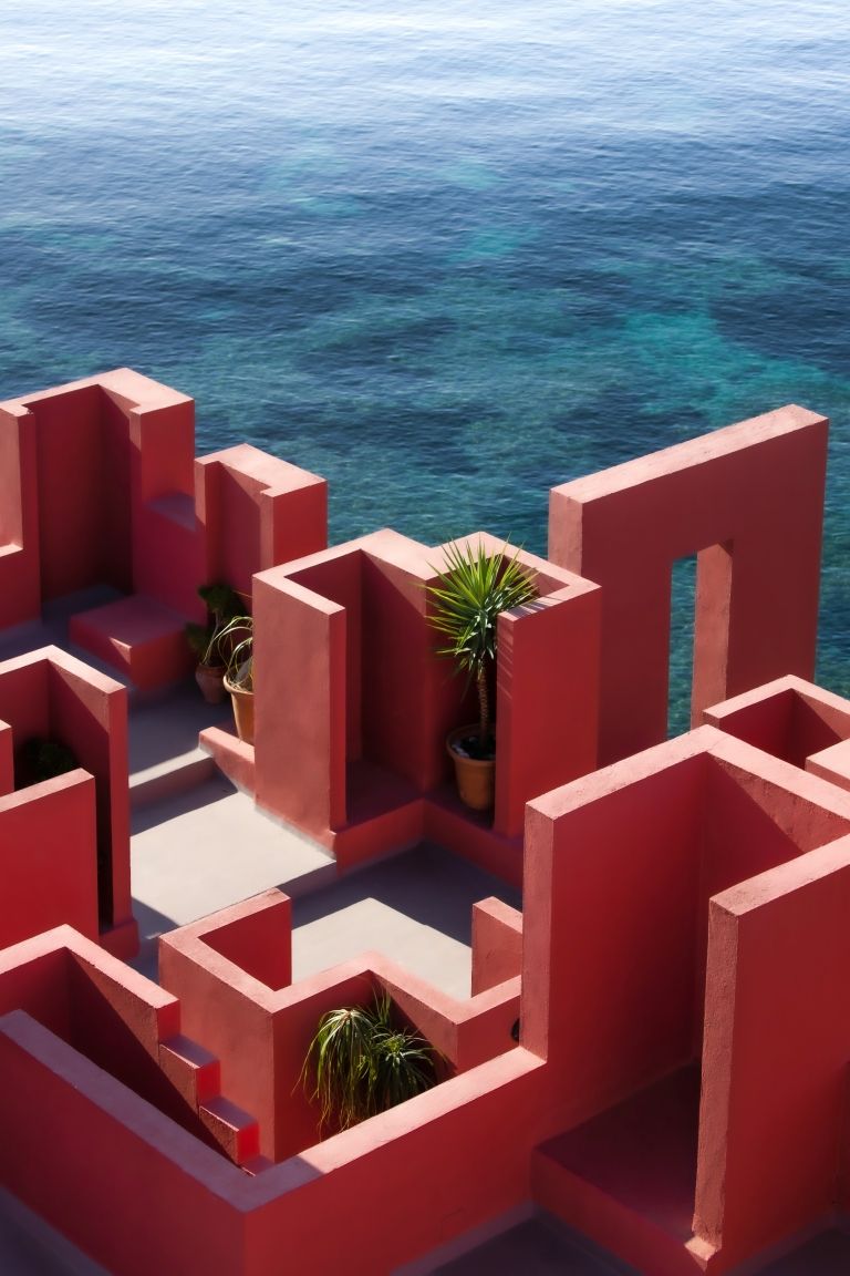 La Muralla Roja_lena-polishko-unsplash foto