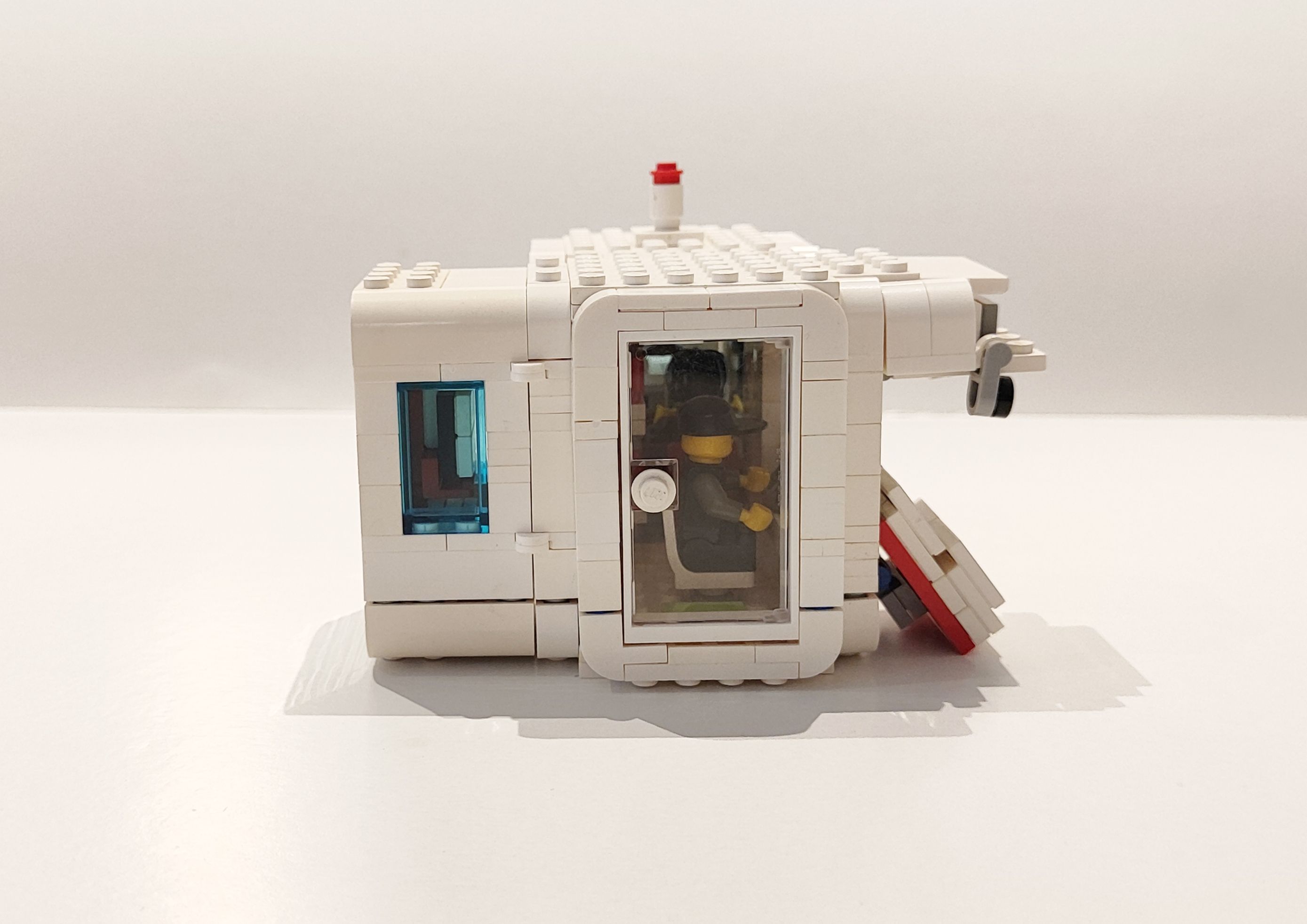 yugo kiosk K67, LEGO, Nikola Opačić (7)