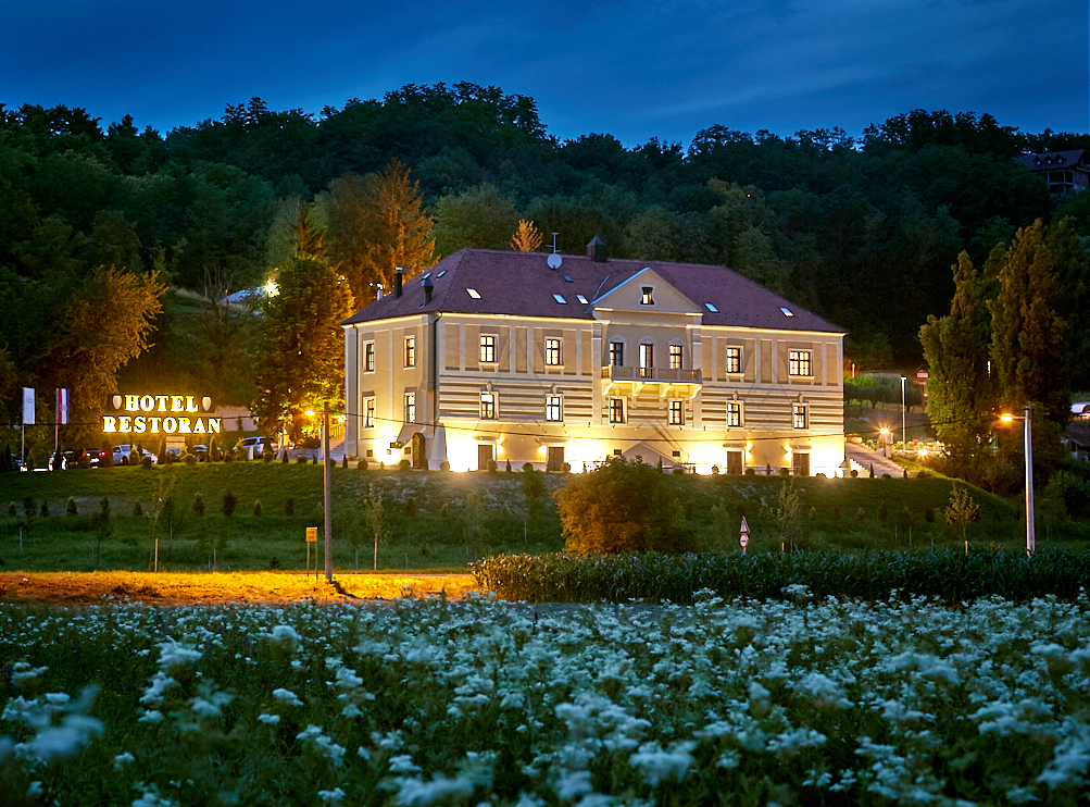 Hotel i restoran Dvorac Gjalski (1)