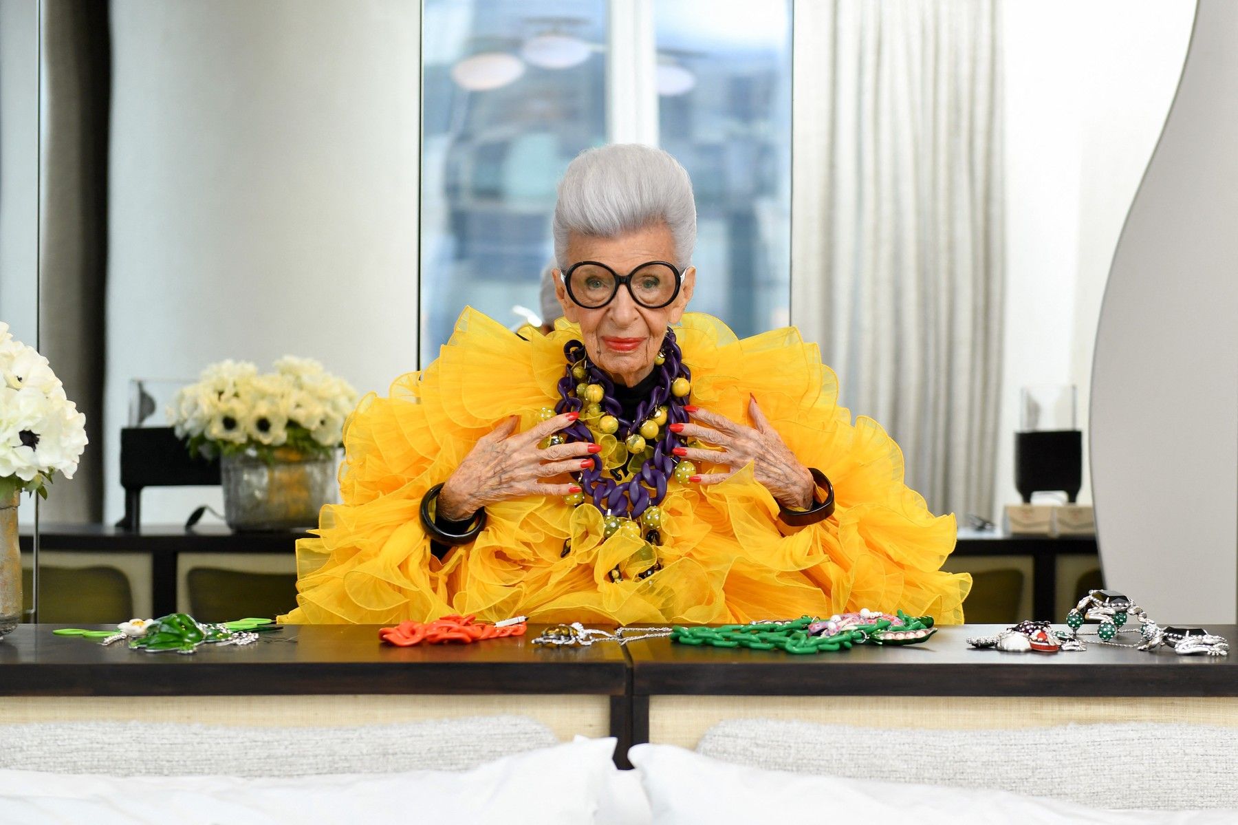 Napustila nas je modna ikona i dizajnerica interijera Iris Apfel