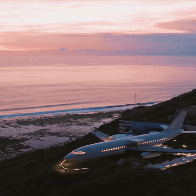 Avion na litici pretvoren u predivnu vilu s pogledom na plažu: Tko ne bi želio ovako provesti odmor?