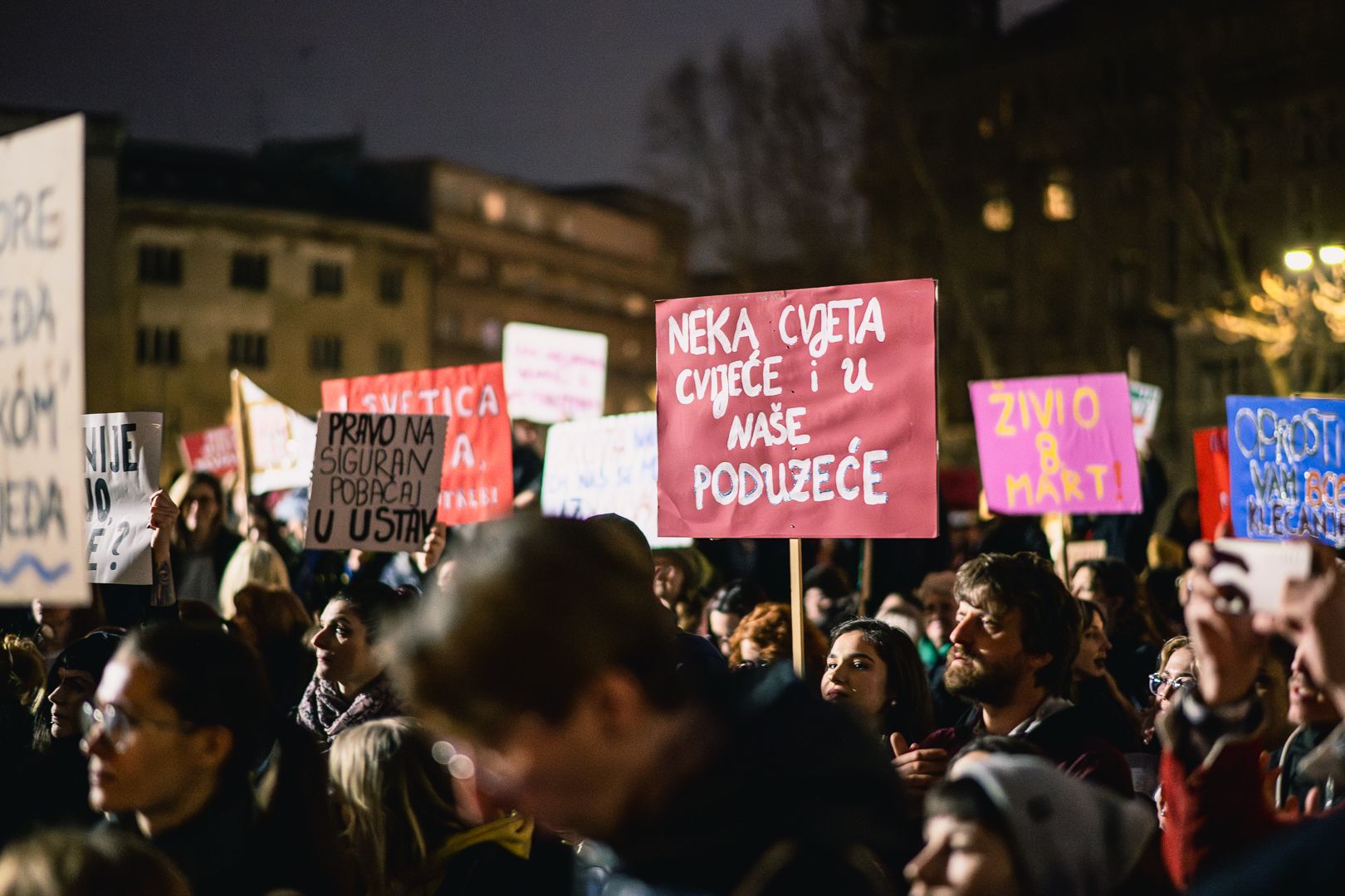 Hrabrosti, ime ti je žena! Izdvajamo najmoćnije fotografije s Noćnog marša