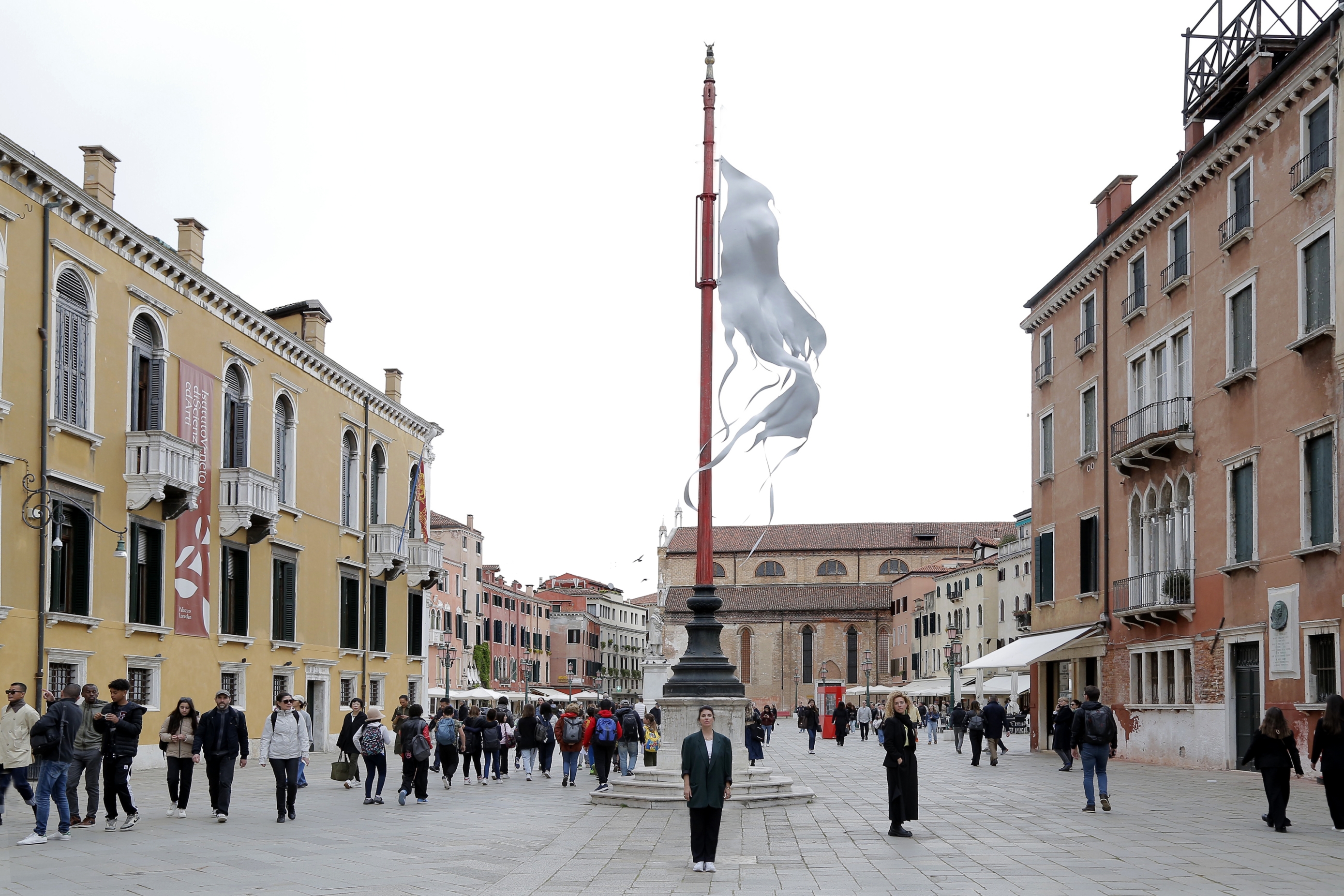 Ususret Venecijanskom bijenalu: Što poručuje monumentalni rad regionalne umjetnice Šejle Kamerić?