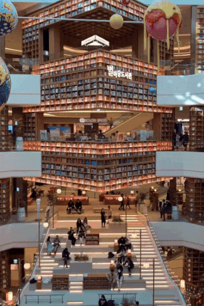 Ova knjižnica nije kao druge: Police su visoke 21 metar i sadrže preko 36 tisuća knjiga