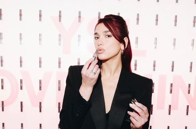 YSL LOVESHINE ruž za usne_Dua Lipa