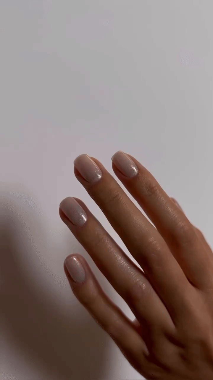 Ako tražite inspiraciju za bridal manikuru jedan stil izdvojio se kao najtraženiji