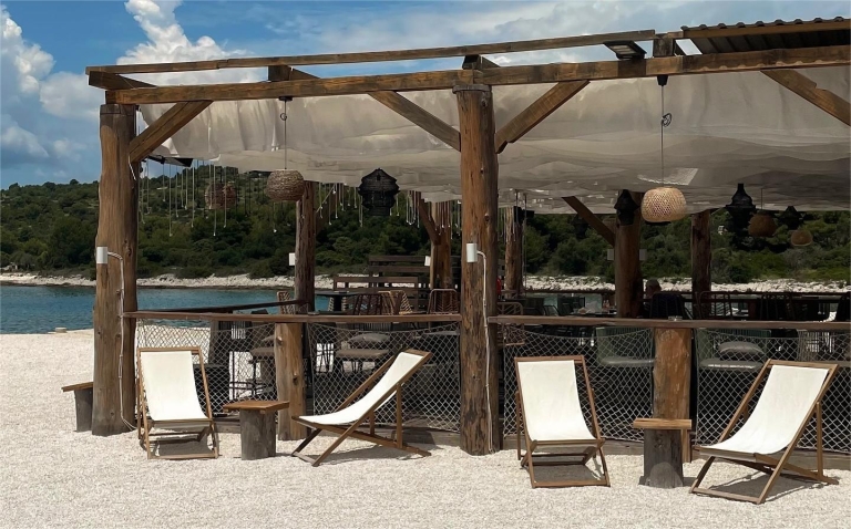 Beach bar Borkko na Čiovu (2)