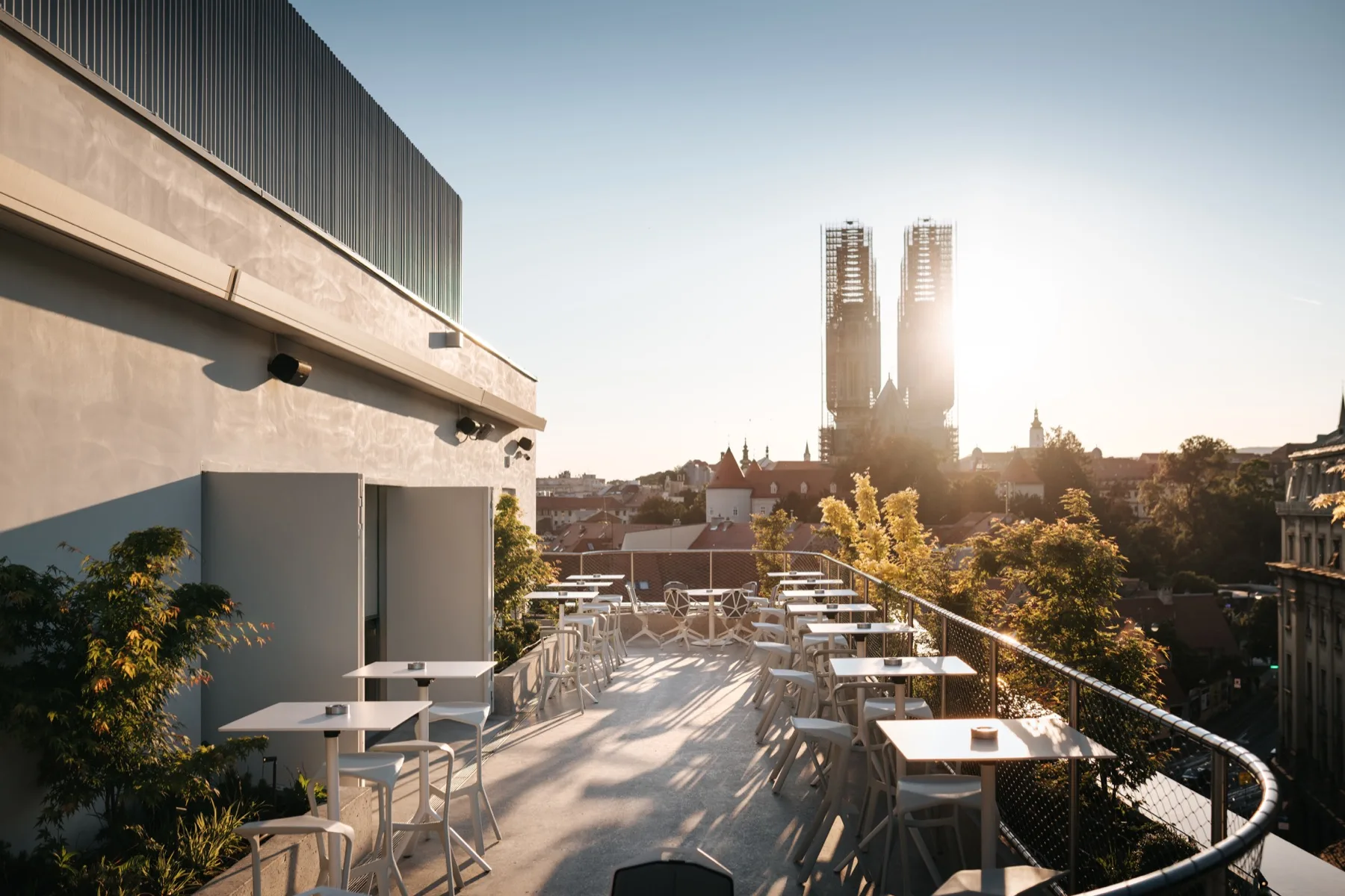 Ovo su naj rooftop barovi u Zagrebu u kojima predlažemo uživanje tijekom ljetnih vrućina
