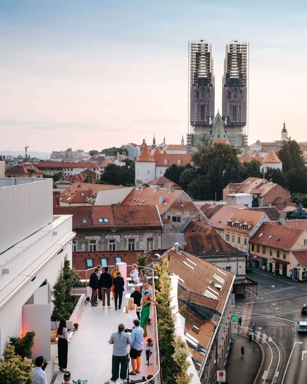 Ovo su naj rooftop barovi u Zagrebu u kojima predlažemo uživanje tijekom ljetnih vrućina