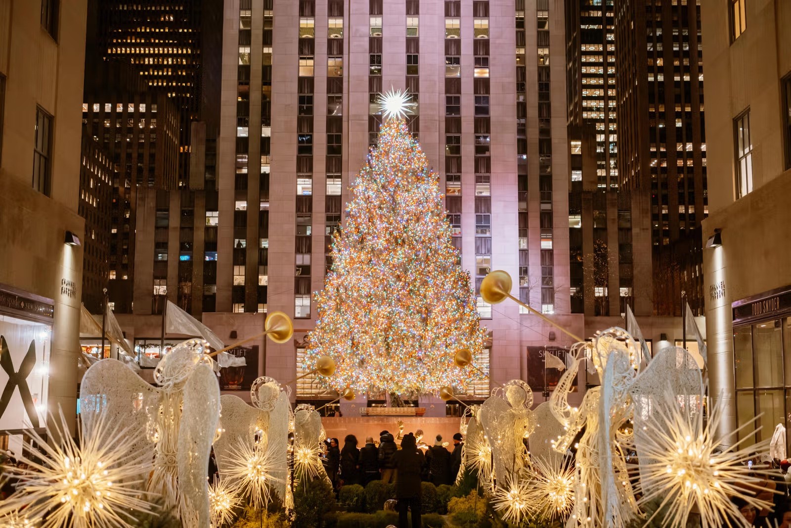 Ispred Rockefeller centra postavljeno je najpoznatije božićno drvce na svijetu, a evo kada se pale lampice