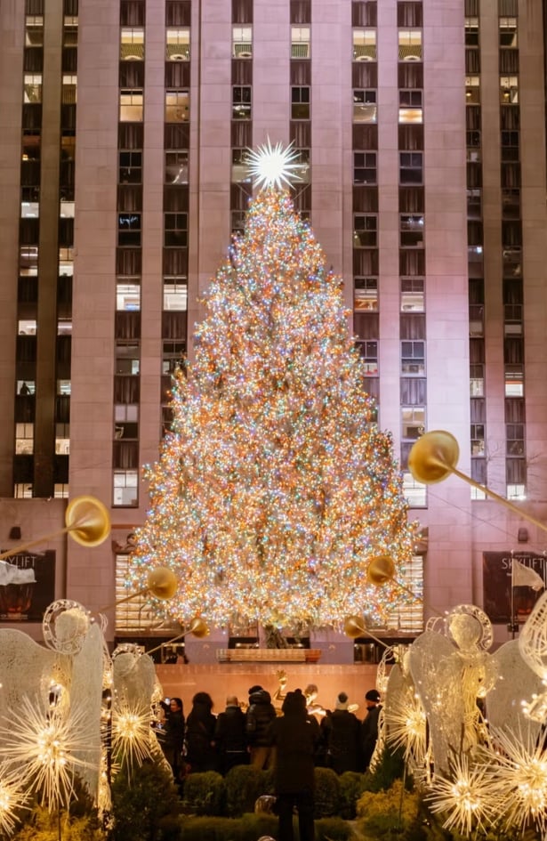 Ispred Rockefeller centra postavljeno je najpoznatije božićno drvce na svijetu, a evo kada se pale lampice