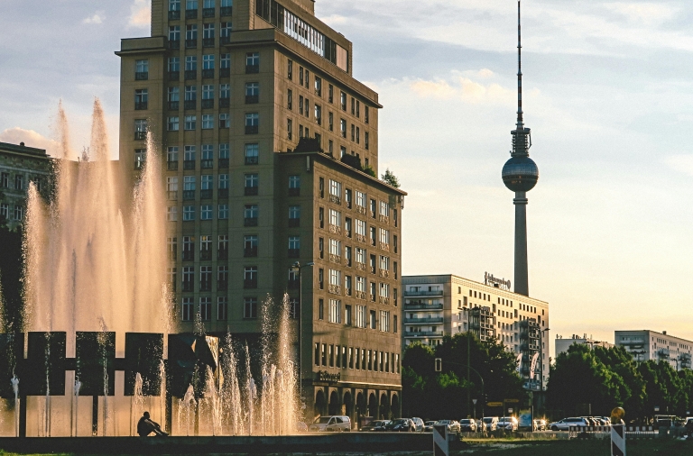 Berlin_pexels-annamw-1057840
