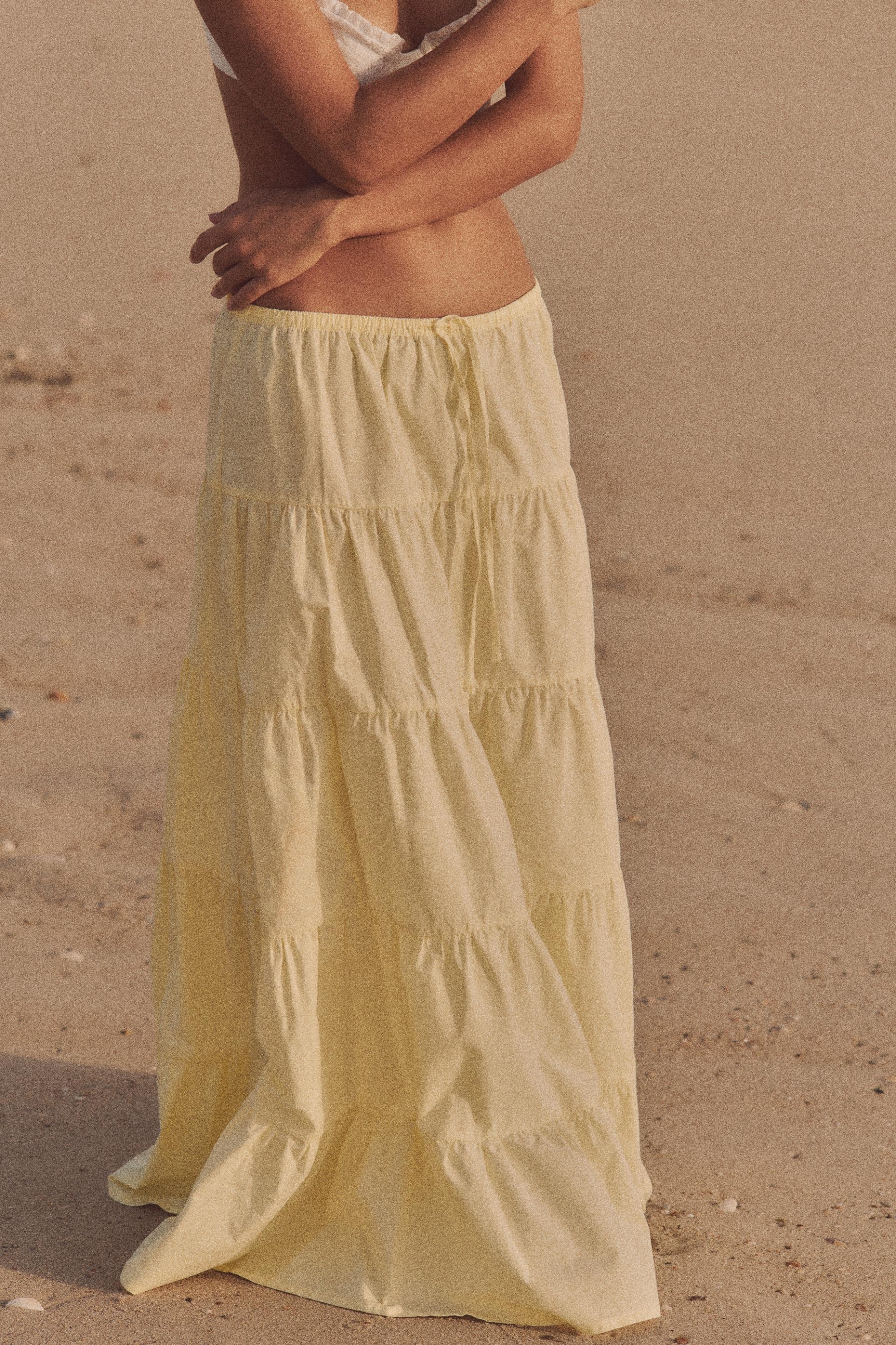 butter yellow nijansa Stradivarius