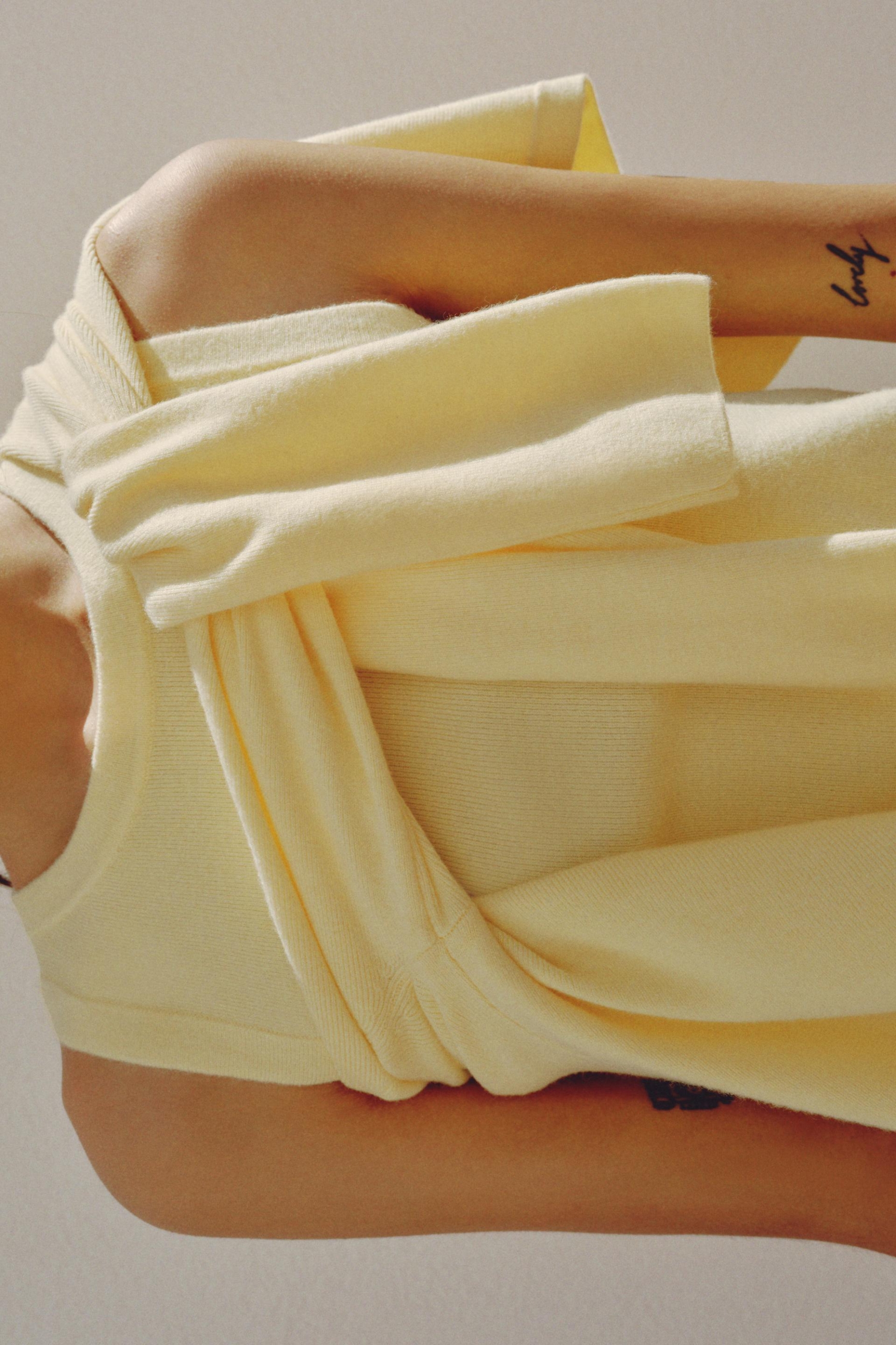 butter yellow nijansa Stradivarius
