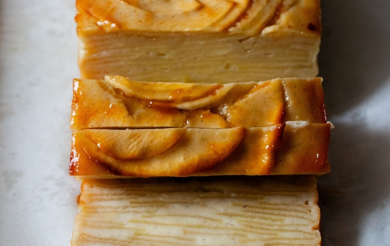 invisible apple cake