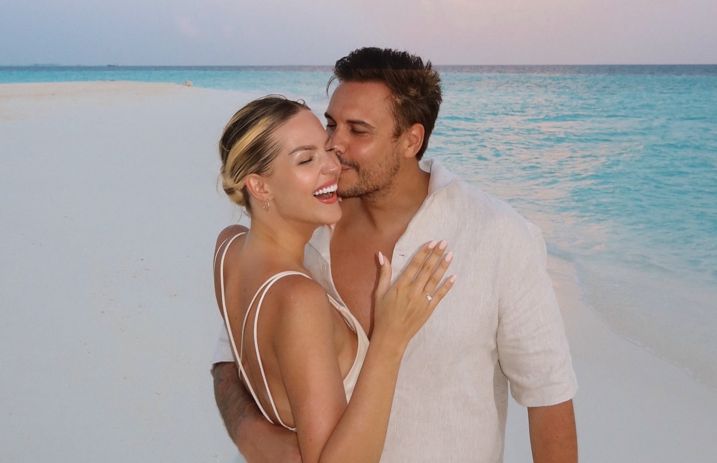 Zaruke na Maldivima: Domaći influencerski par objavio je romantične fotografije