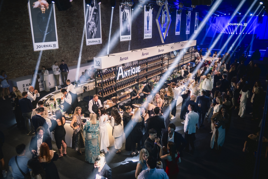 JOURNAL10 party