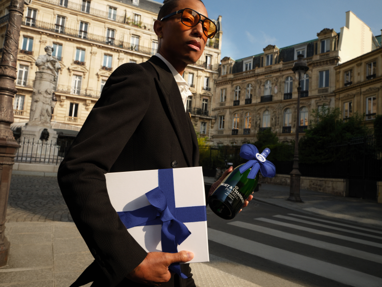 Moet Chandon Pharrell Williams Limited Edition - Hero Blue Bow - Credits Anthony Seklaoui_veryhigh.width-9500x-prop