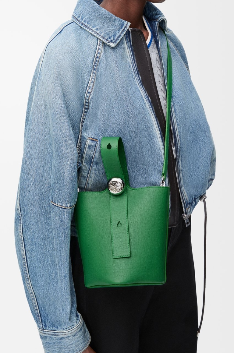 Loewe Pebble bucket torba