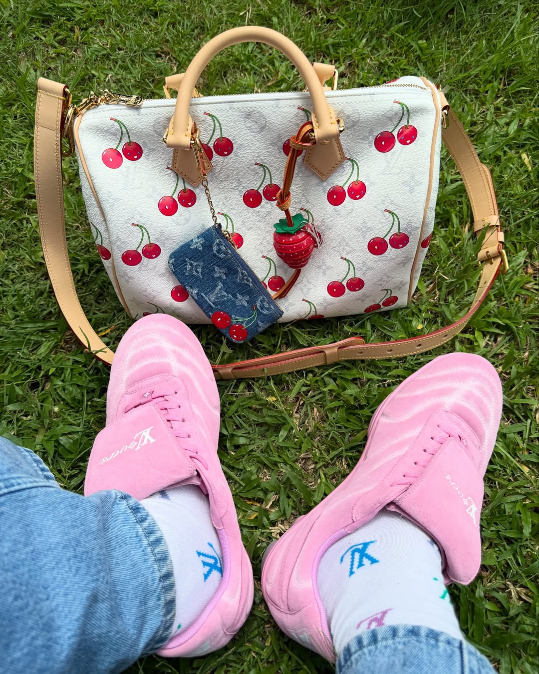 Mislili ste da se bliži kraj micro tenisicama inspiriranih sportom? Pa, Louis Vuitton se ne bi složio