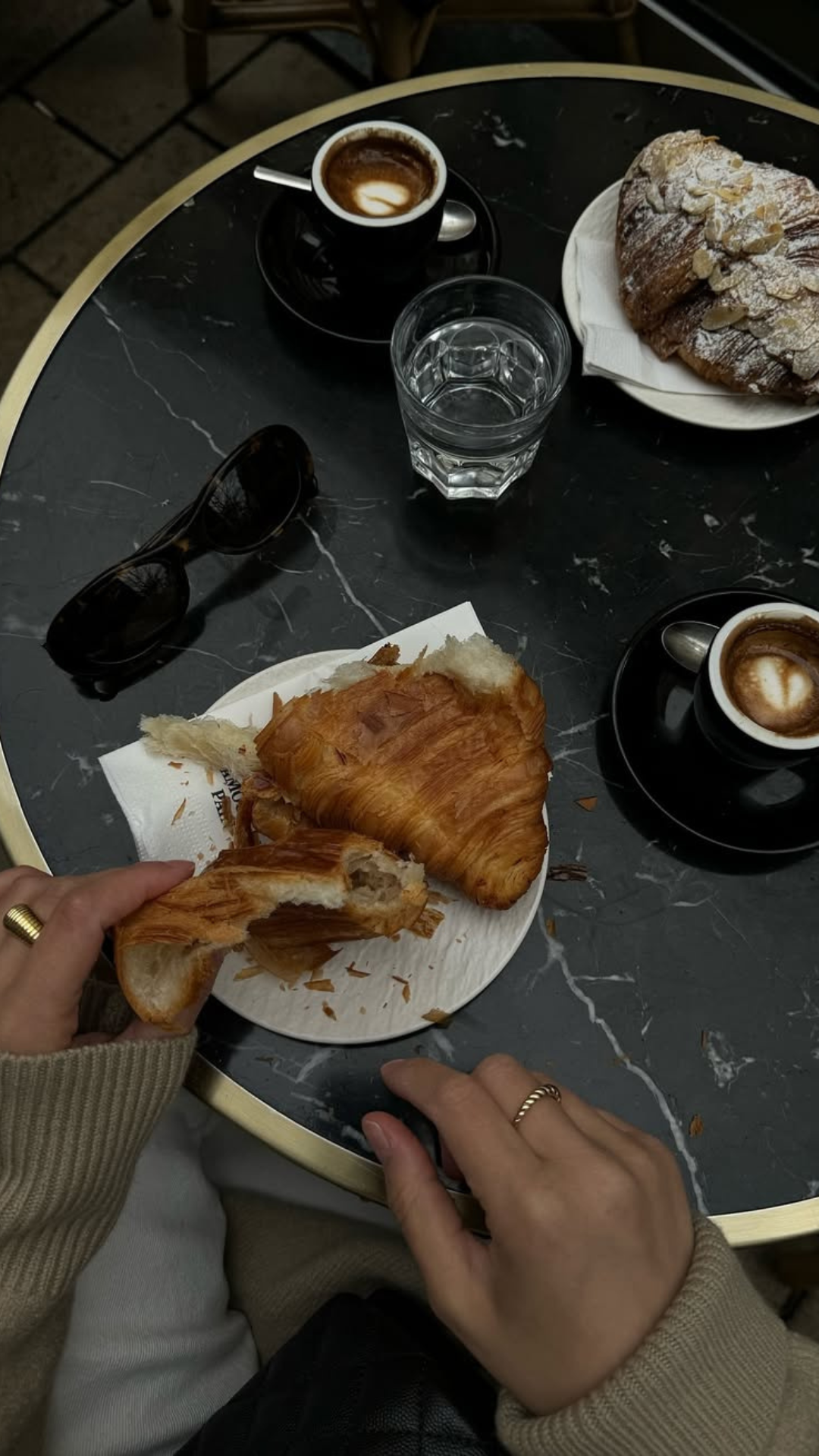 Prijedlog za slatku užinu: Donosimo recept za domaće mini kroasane s bademima