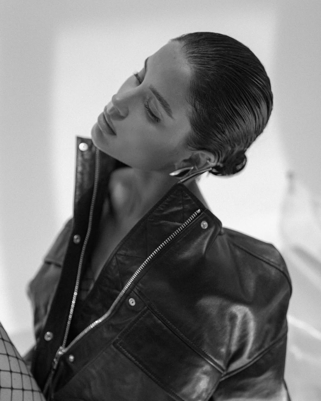 Ovo je jedan od onih proizvoda koji radi jednako dobar posao kao tretmani u frizerskom salonu