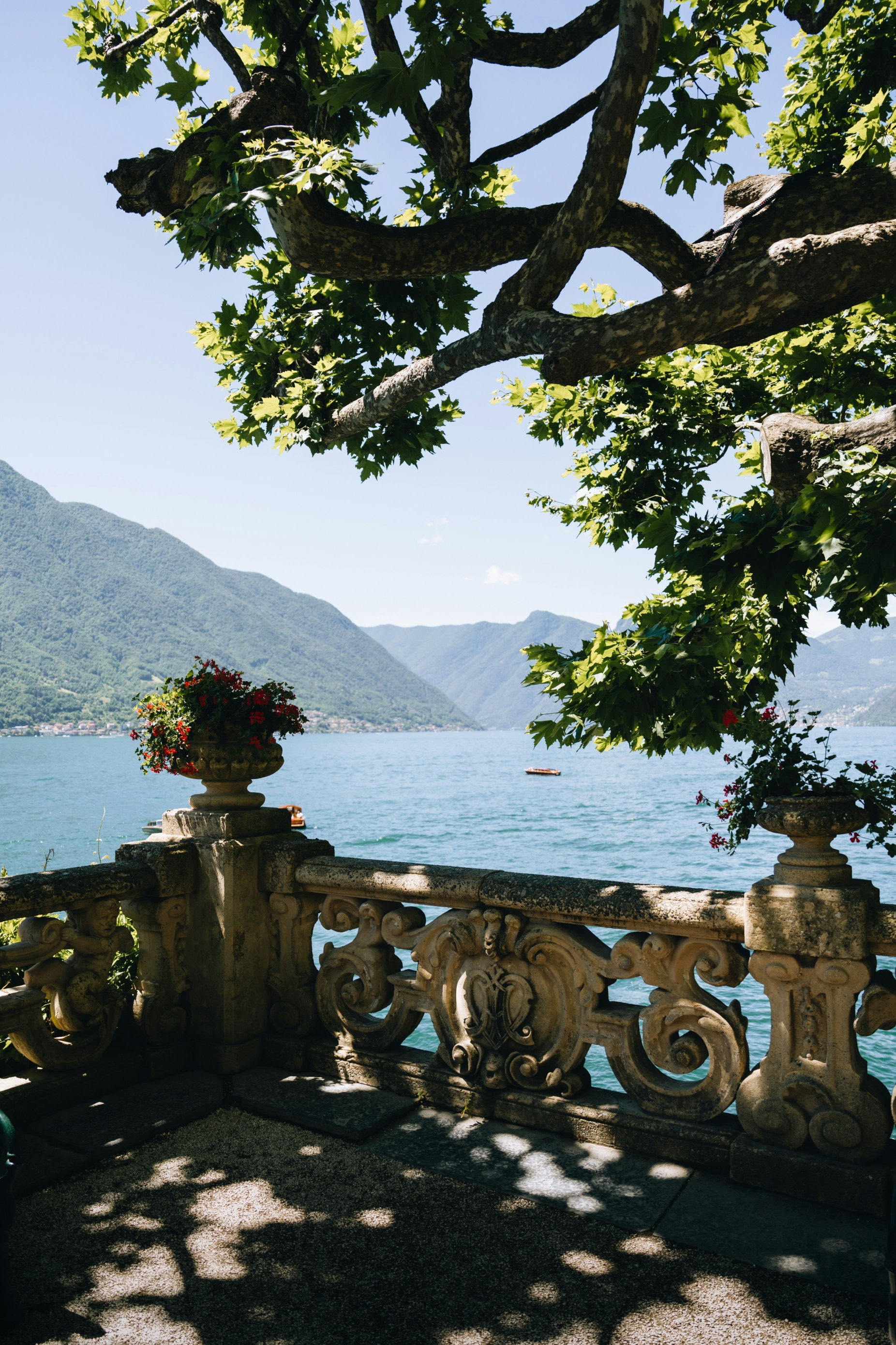 jezero Como_peter-thomas-7HMXBQJrZyI-unsplash