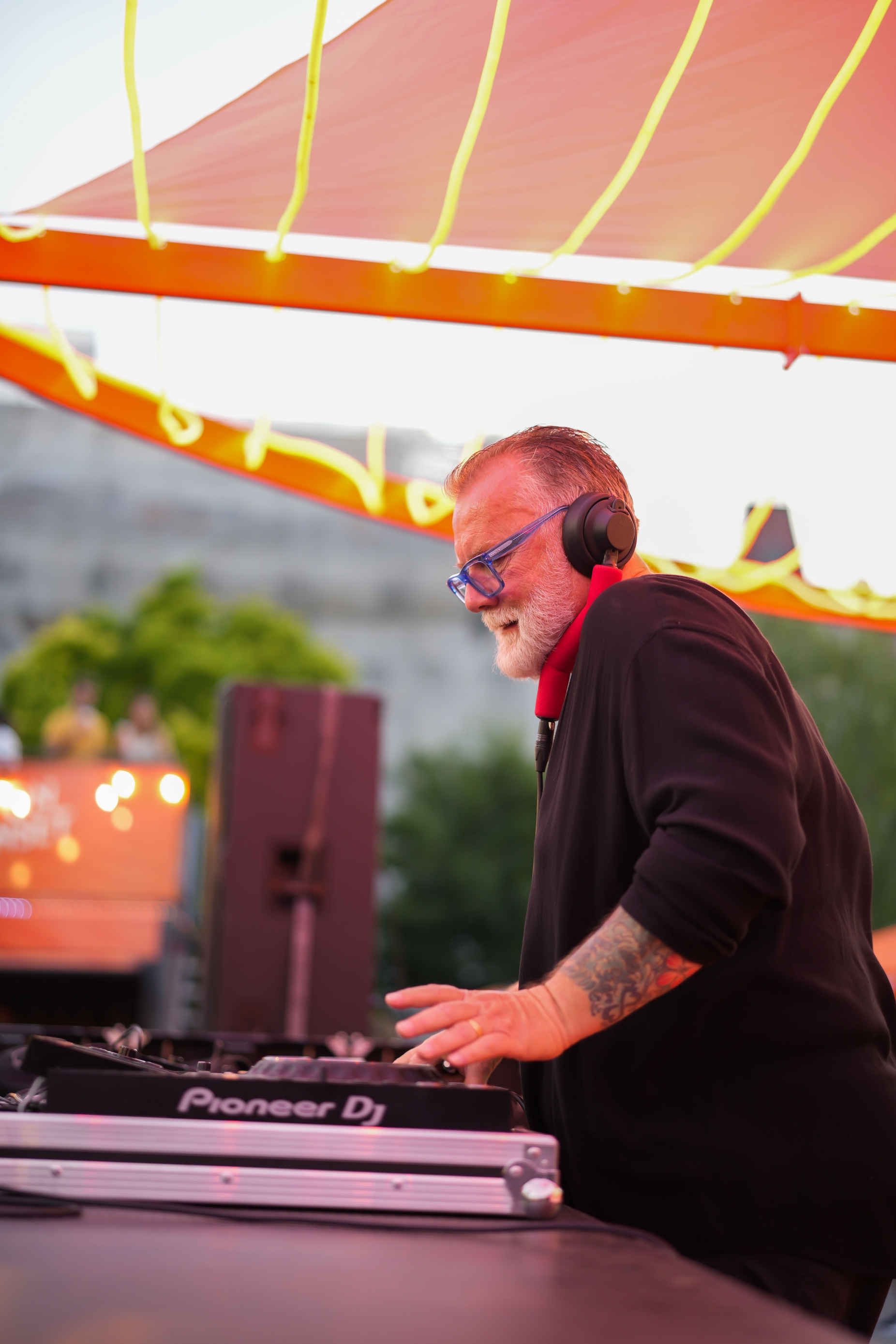 DJ Matthew Bee
